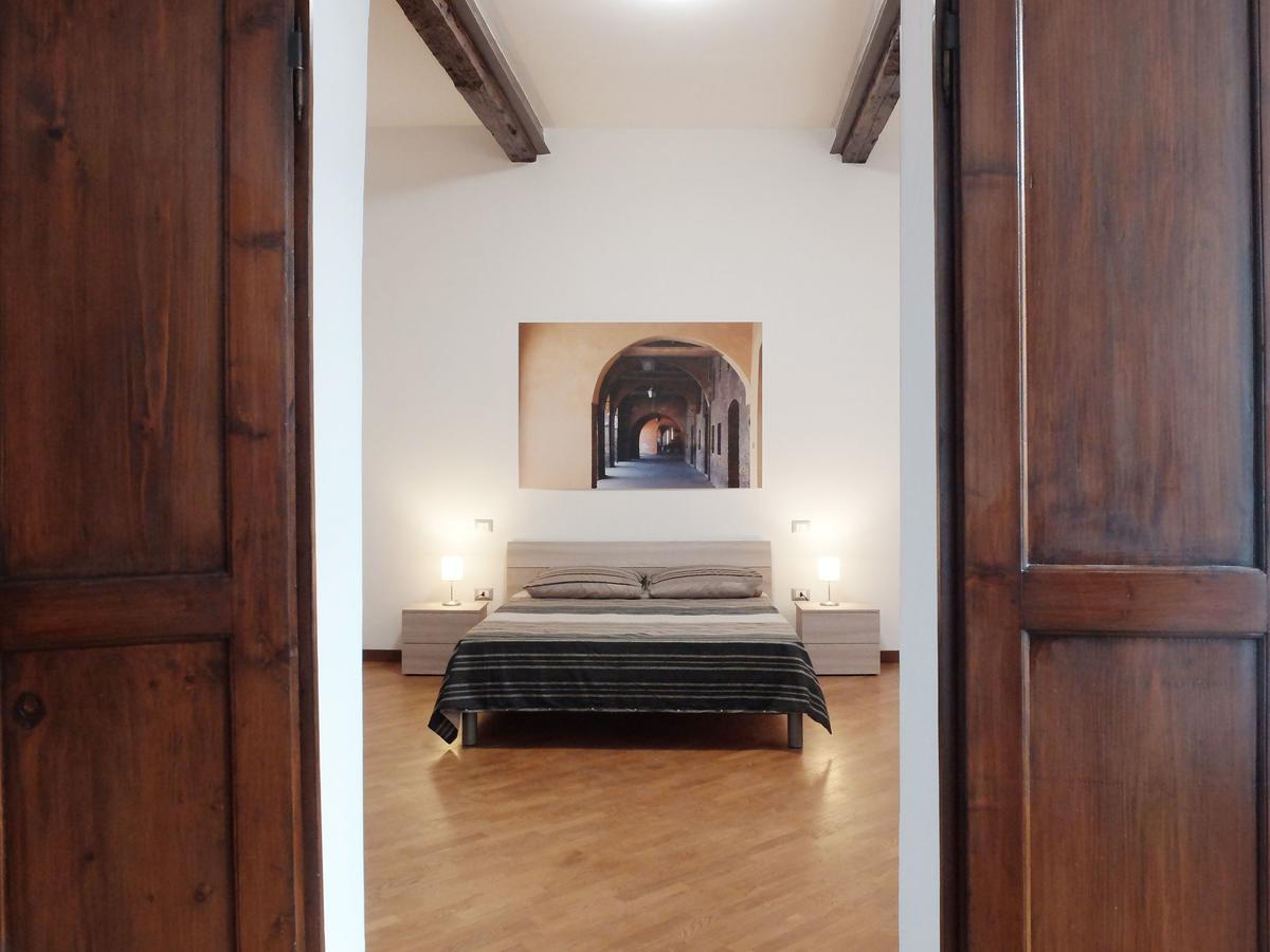 Centro Storico Suites Феррара Экстерьер фото