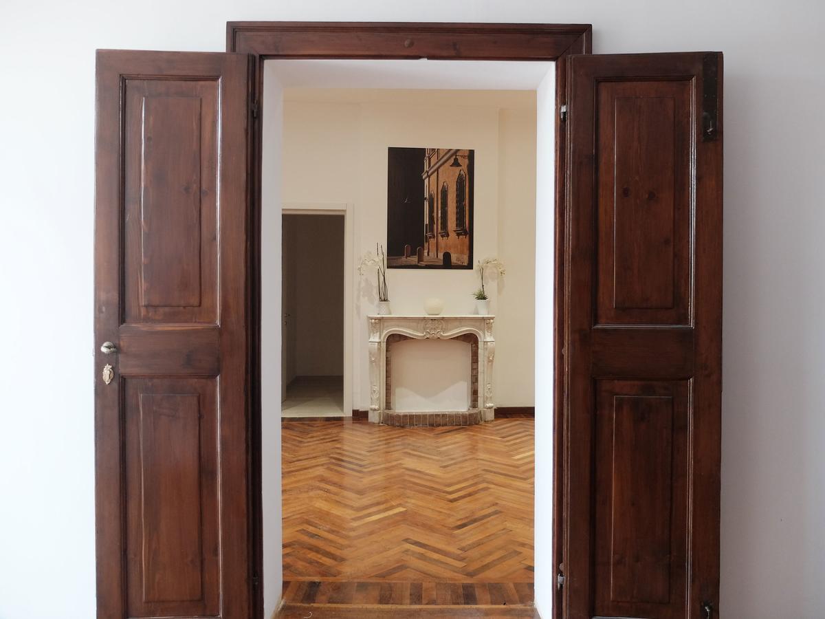 Centro Storico Suites Феррара Экстерьер фото